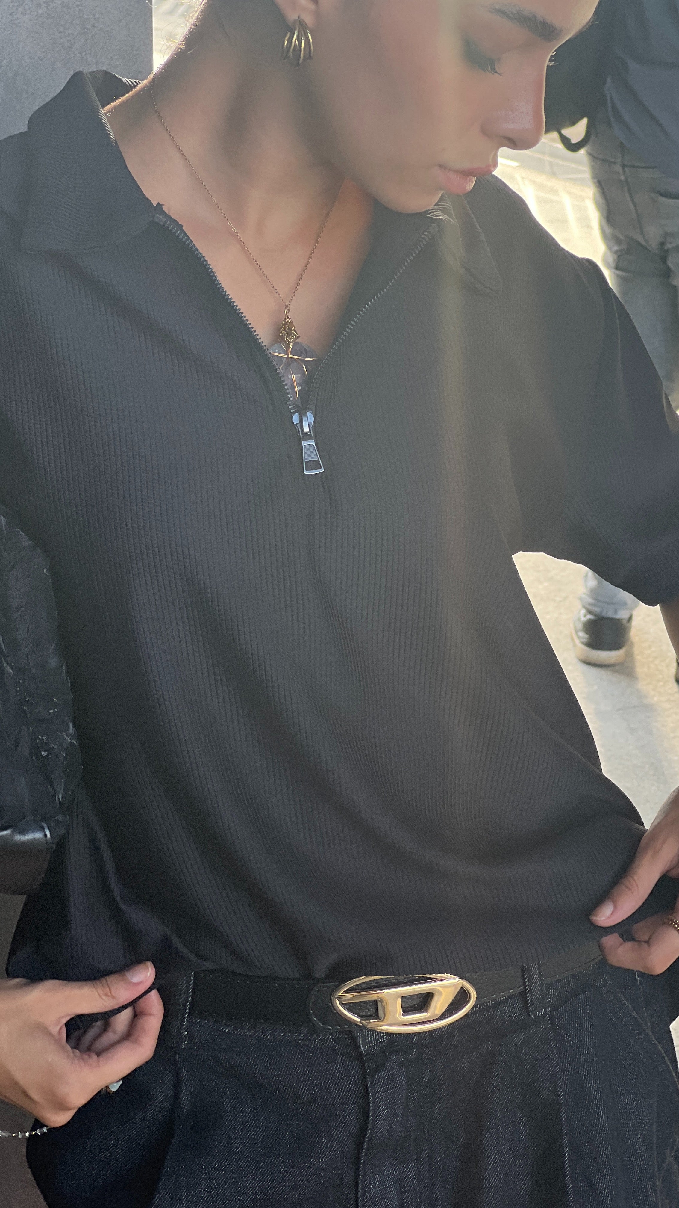 Black Unisex-zip tee