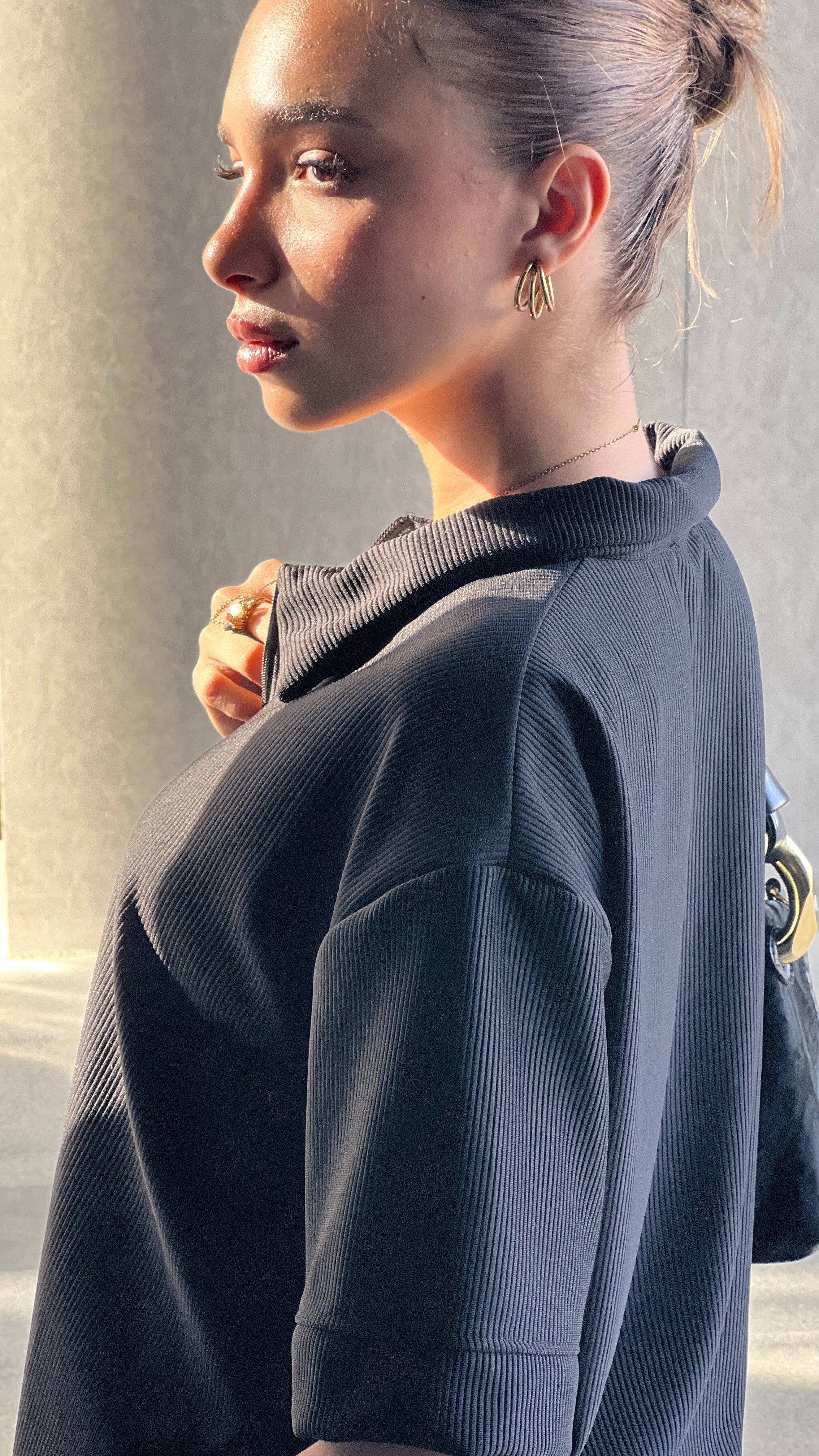 Black Unisex-zip tee