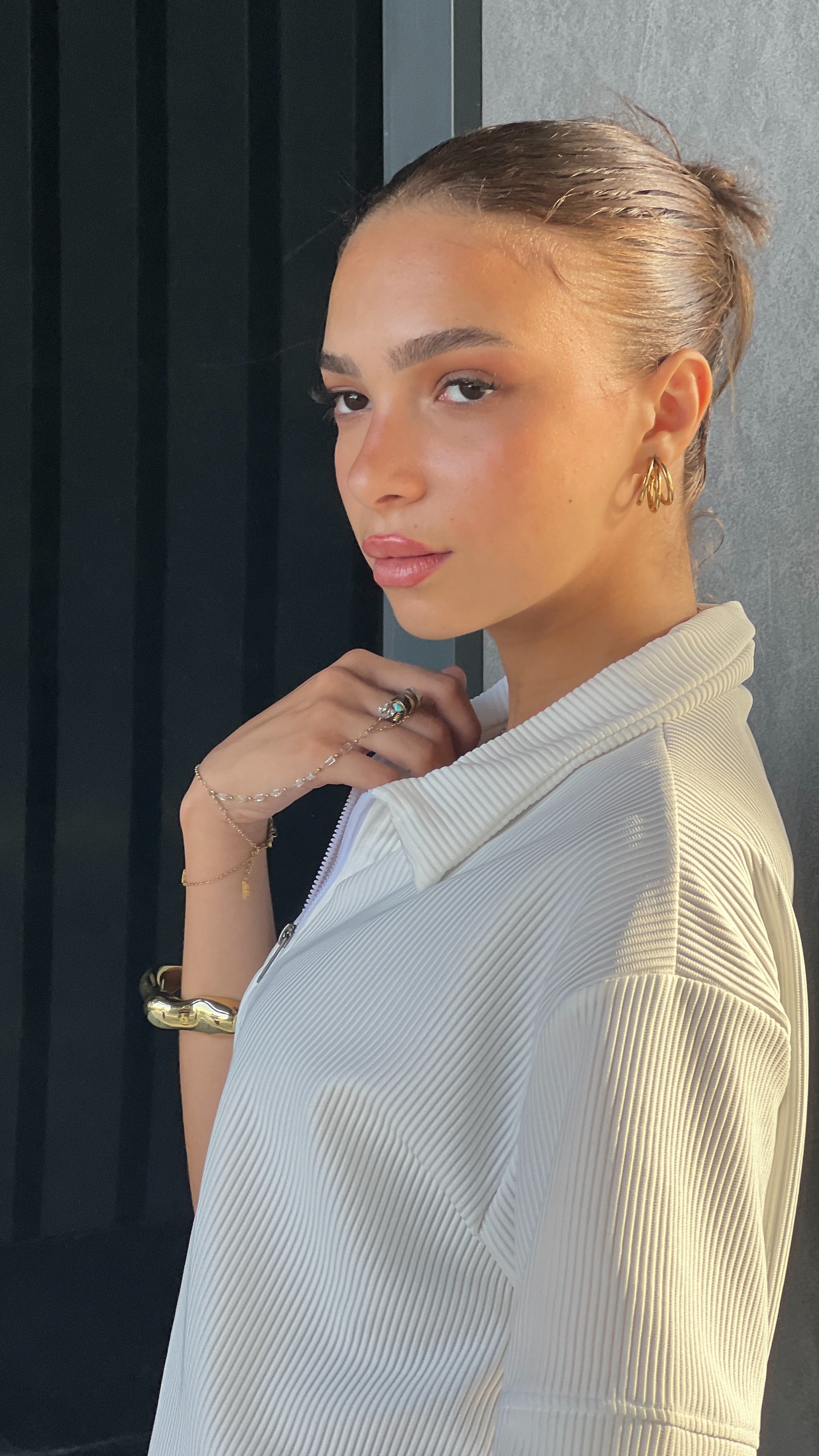 White Unisex-zip tee